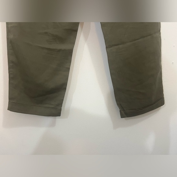 NWOT Dex Olive Army Green Crop Capri Pants MEDIUM Loose Fit - Picture 7 of 8